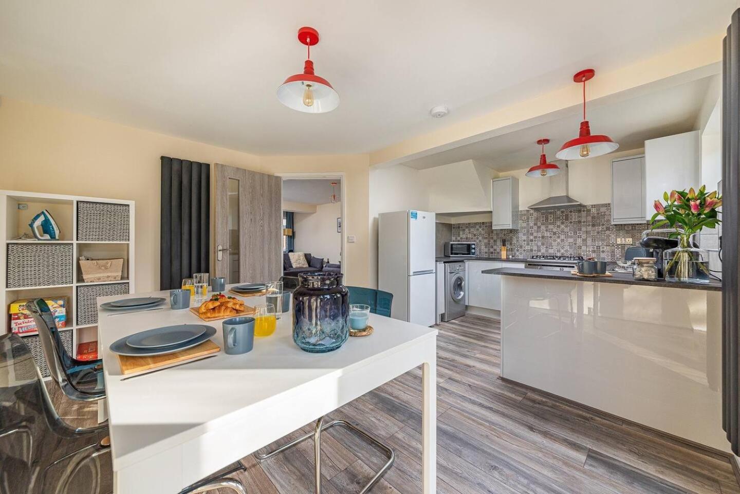 Dudley-Hospital-3Bed-Parking-Long Stay-Contractor Brierley Hill Bagian luar foto