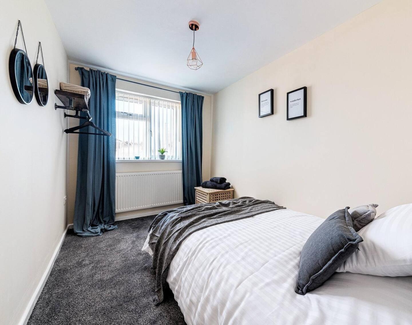 Dudley-Hospital-3Bed-Parking-Long Stay-Contractor Brierley Hill Bagian luar foto