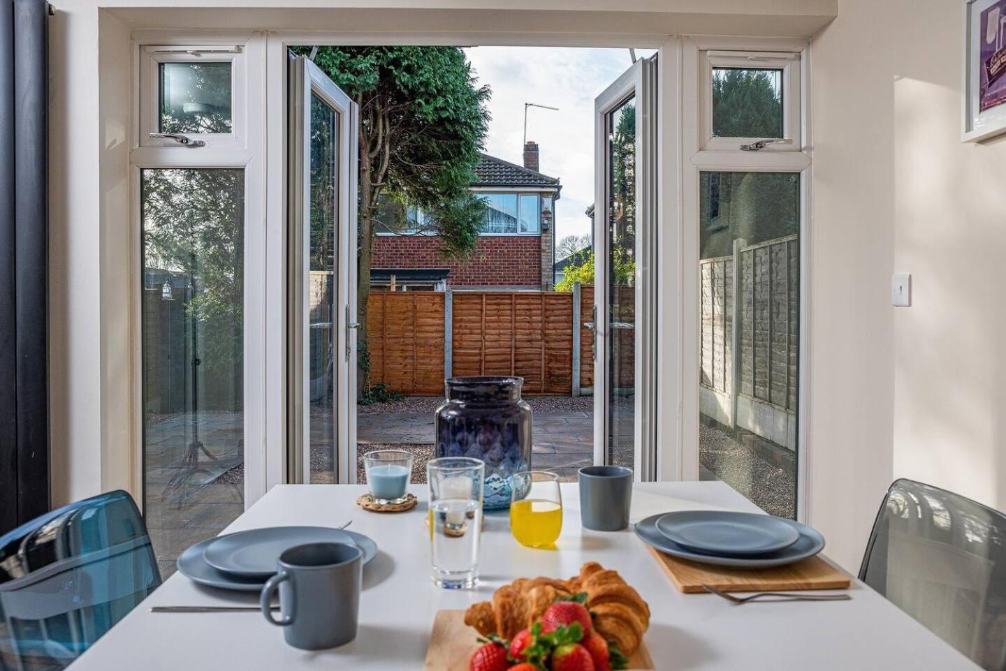 Dudley-Hospital-3Bed-Parking-Long Stay-Contractor Brierley Hill Bagian luar foto