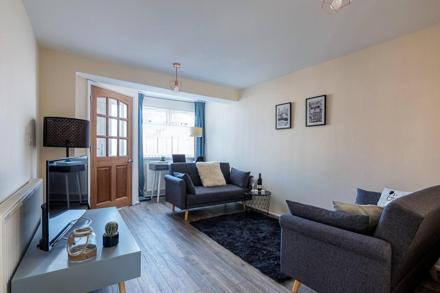 Dudley-Hospital-3Bed-Parking-Long Stay-Contractor Brierley Hill Bagian luar foto