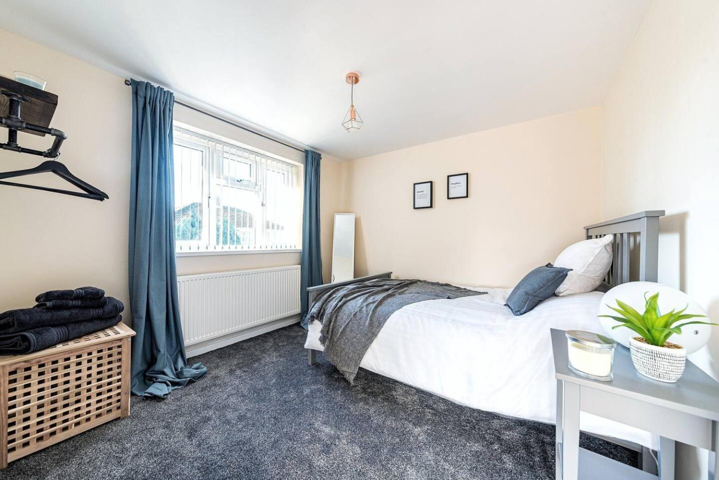 Dudley-Hospital-3Bed-Parking-Long Stay-Contractor Brierley Hill Bagian luar foto