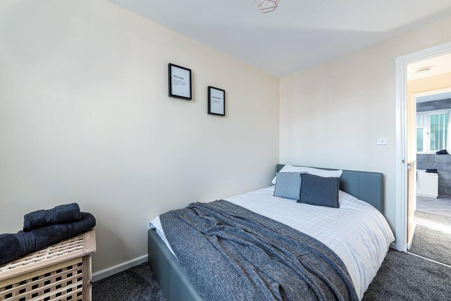 Dudley-Hospital-3Bed-Parking-Long Stay-Contractor Brierley Hill Bagian luar foto